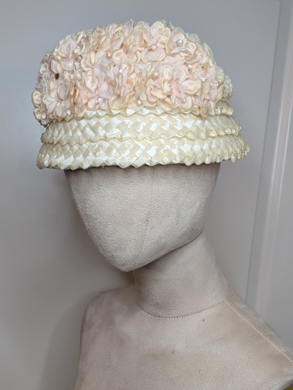 Vintage 60s Ivory Straw Cloche Hat Pink Floral Trim Mid Century Union Label - Picture 1 of 13